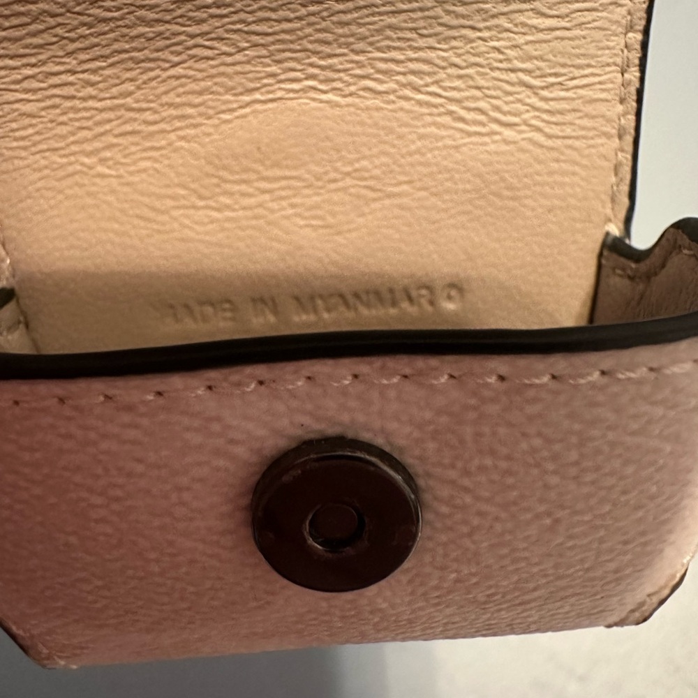 Coach White Leather AirPod Pro case - Picture 6 of 7